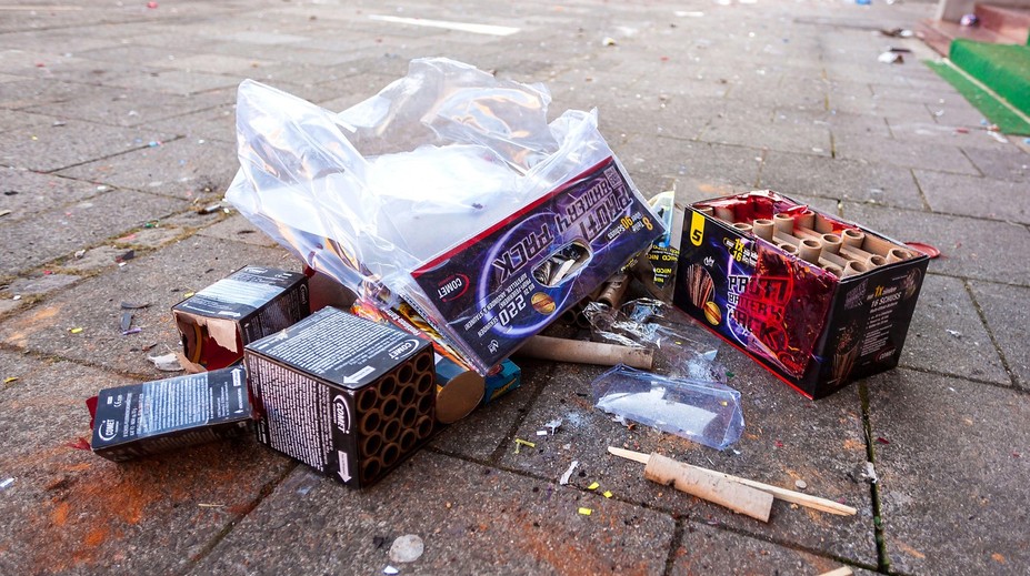 Zakázaná pyrotechnika mužovi (30) odtrhla obe ruky