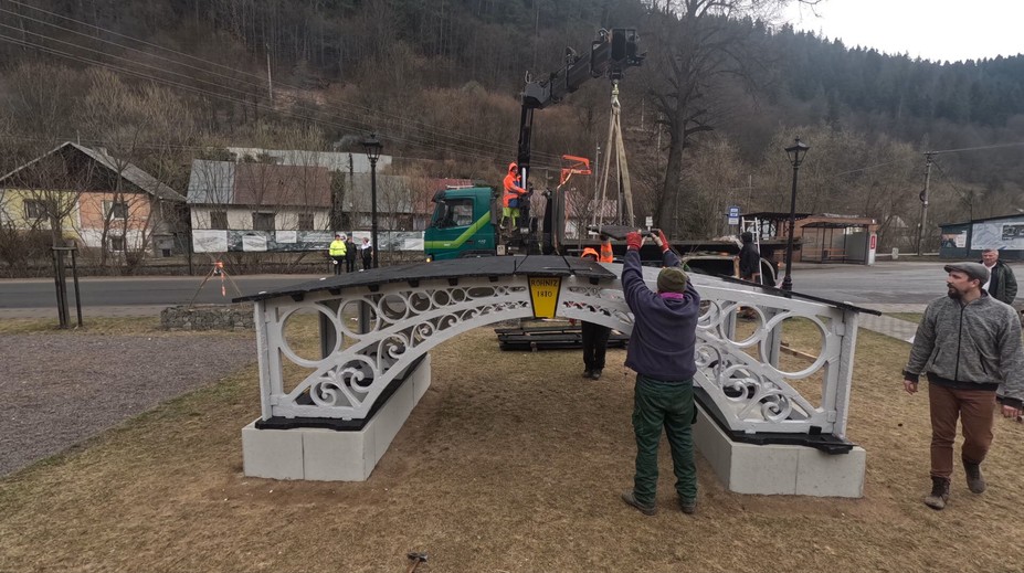 Postavili ho bez skrutiek a vydržal 200 rokov. Na Slovensku ožil unikátny most z čias monarchie