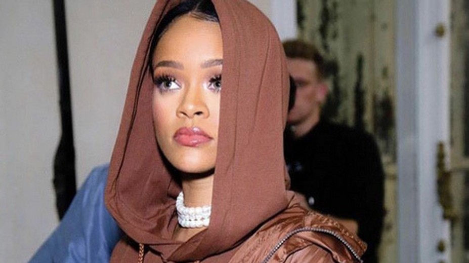 Rihanna prosí fanúšikov o pomoc. Jej tanečnica je nezvestná