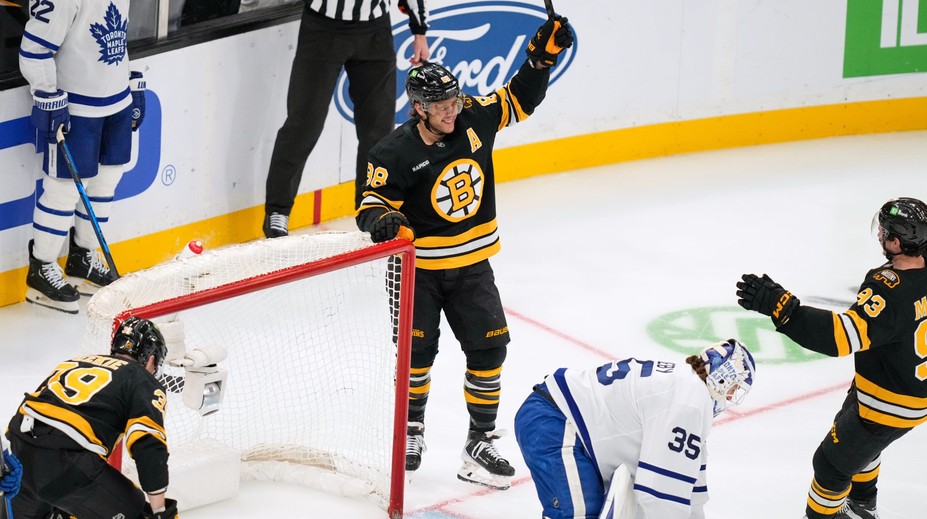 VIDEO: Pastrňák dosiahol míľnik a zaradil sa medzi legendy. Špeciálny moment zažil aj hviezdny útočník Colorada