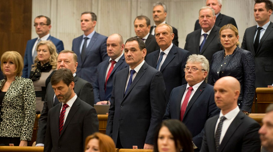 Rokovanie parlamentu začalo minútou ticha za zosnulého poslanca Ondreja Bindera