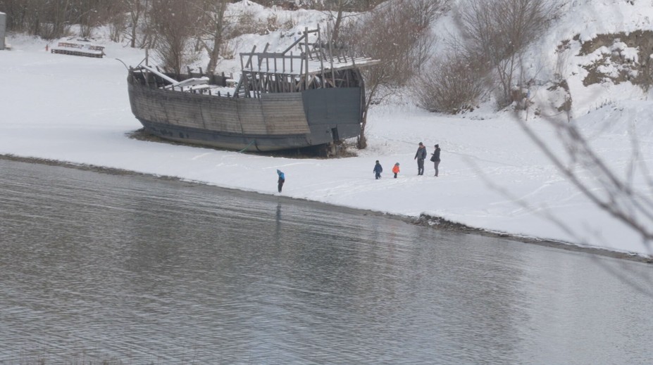 Sneh narobil okrem problémov na cestách aj kopec radosti. Pláž na Liptovskej Mare po lete opäť ožila