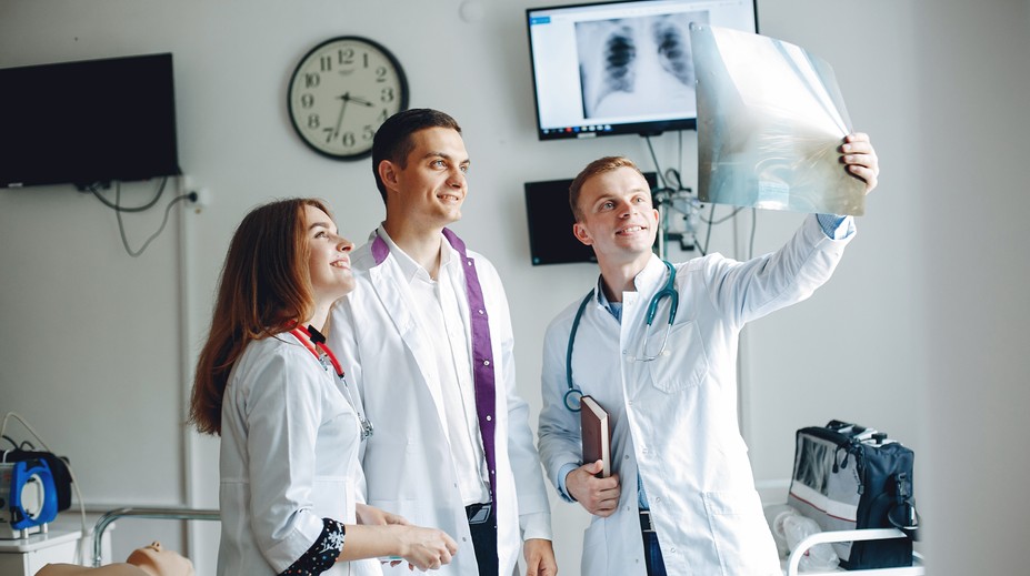 Lekári dokázali nemožné: Muž žil dva dni bez pľúc, zachránila ho umelá inteligencia