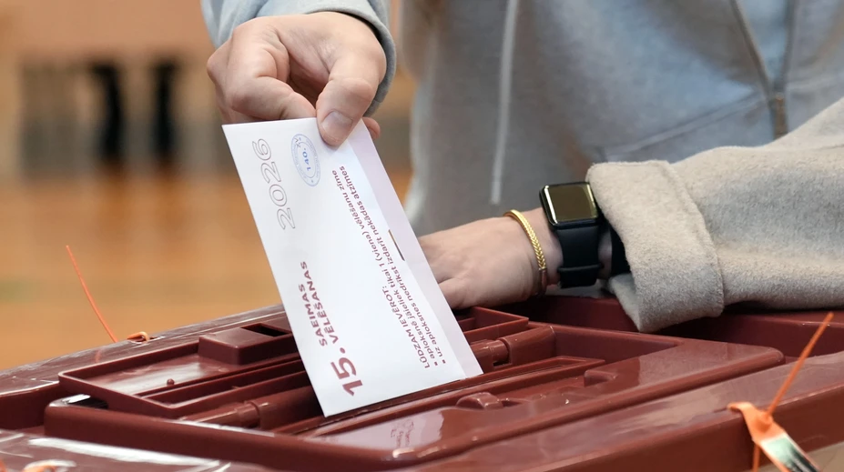 Vo voľbách v Lotyšsku zvíťazila Zjednotená kandidátka premiéra Kulbergsa