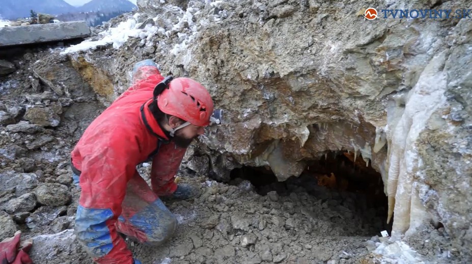 Pri výstavbe diaľnice objavili unikátnu jaskyňu. Lyžica bagra ju však nenávratne zničila
