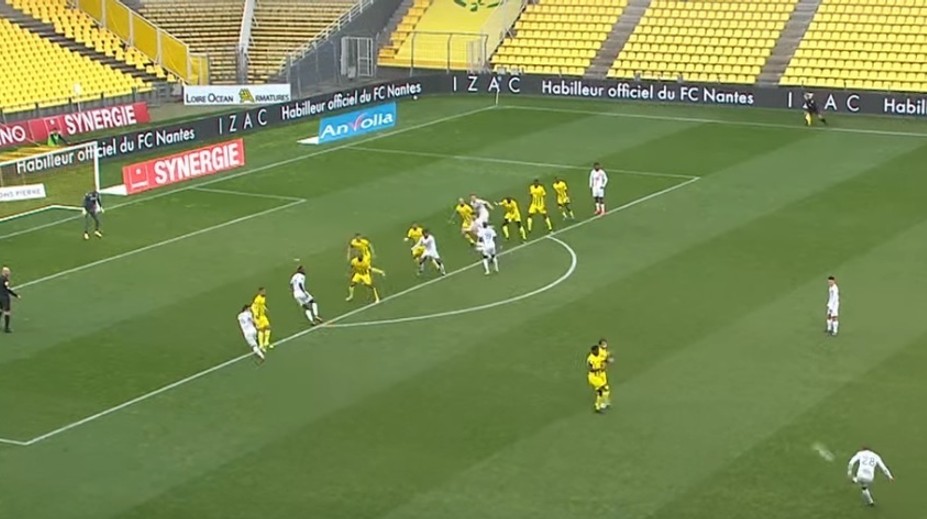 VIDEO: Neskutočný gól vo Francúzsku z 37 metrov. Hráč ho dosiahol z priameho kopu