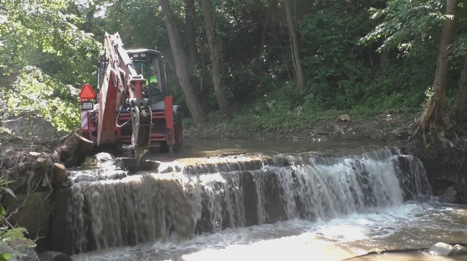 Riečna revolúcia oslobodí naše rieky. Pod Poľanou už odstraňujú neželané zábrany