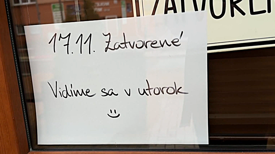 Od pekární po univerzity: Mnohí oslávili výročie Nežnej revolúcie symbolickým voľnom