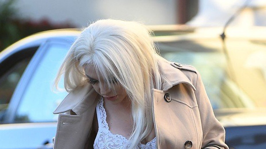 Najznámejšia zlatokopka šokovala: Do potravín vošla len v spodnej bielizni