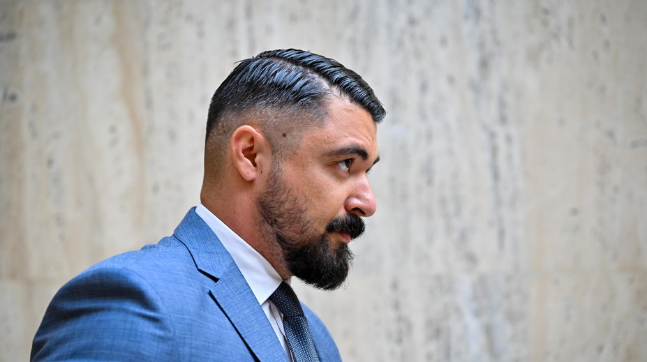 Diplomovku šéfa SIS Gašpara označujú za plagiát. Riaditeľ školy oznámil, že prácu preveria