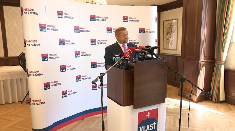 Vracia sa Harabin do politiky? Zadlžená strana Vlasť ožíva pod novou značkou