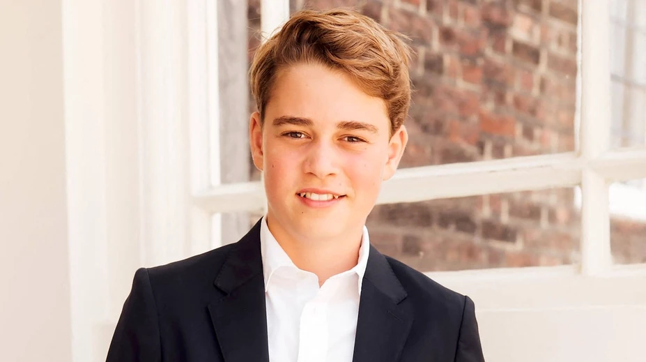 Aký otec, taký syn: Princ George oslavuje 13. narodeniny, nerozoznáte ho od otca Williama