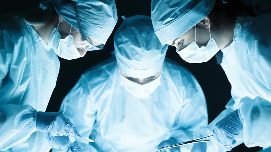 Muž mal podstúpiť operáciu žlčníka. Po neuveriteľnej chybe má doživotné následky