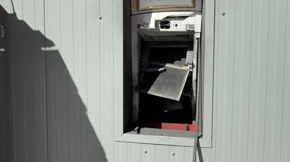 Na Slovensku vyletel do vzduchu ďalší bankomat. Odvážny svedok prekvapil páchateľov, tí odišli bez lupu