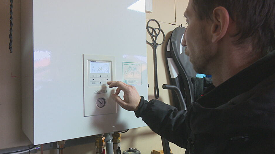 Nečakal na pomoc štátu. Petrovi sa podarilo ušetriť za energie stovky eur ročne