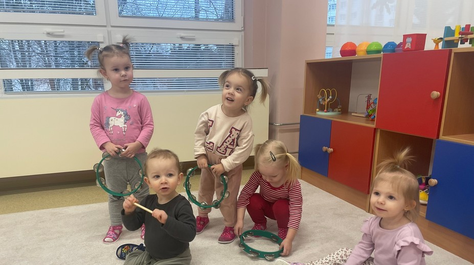 Dať dieťa do jaslí alebo sa o neho starať doma? Dilema, ktorú riešia mnohé rodiny