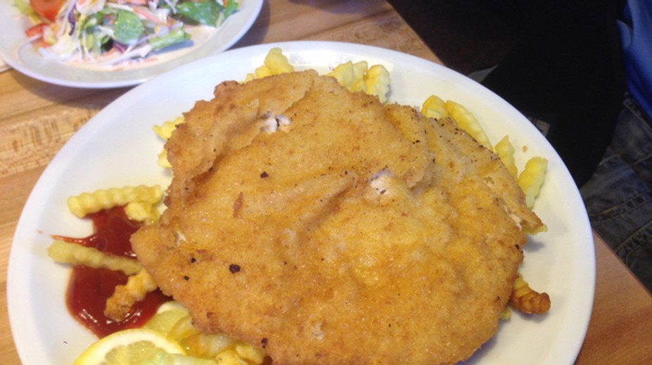 Koľko stojí obed počas práce? V Bratislave zarábajú najviac, no utratia menej