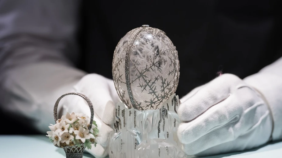 Zimné vajce legendárneho klenotníka Fabergého sa vydražilo za rekordnú sumu