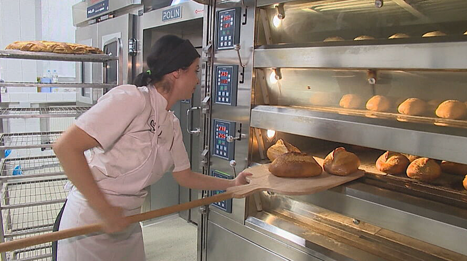 Do práce museli povolať posily: Pozrite sa, ako to vyzerá v pekárni tesne pred Vianocami