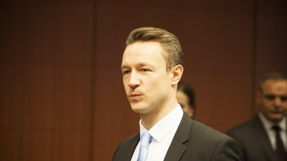 Rakúsky minister financií je podozrivý z korupcie, vykonali u neho prehliadku