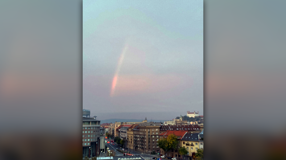 Nad Bratislavou sa ráno objavil zvláštny úkaz. Mnohí si mohli myslieť, že ide o dúhu