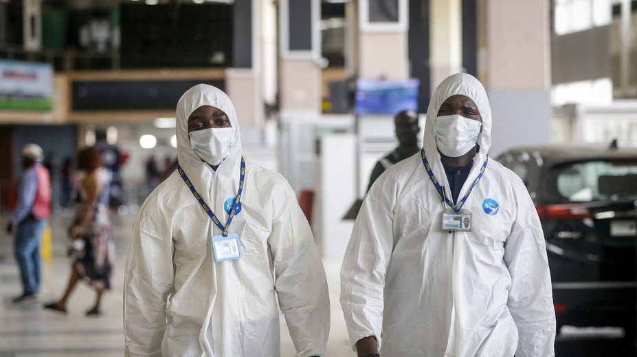 Bezpečnostné zložky v Nigérii pre nedodržiavanie opatrení zabili viac ľudí ako vírus samotný