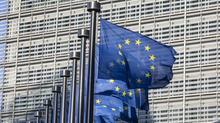 Dôvera v EÚ je najvyššia za posledných 18 rokov. Prieskum ukázal, koľko percent Slovákov dôveruje súčasnej vláde