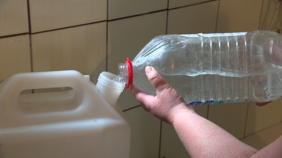 Doma sa nesprchovali už celé mesiace. Prístup k vode na Slovensku stále nie je samozrejmosť