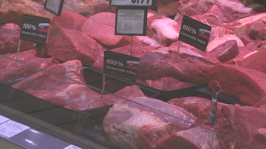 Slovenský dobytok zatiaľ väčšinou končí v zahraničí. Naše pulty plnia dovozovou hovädzinou