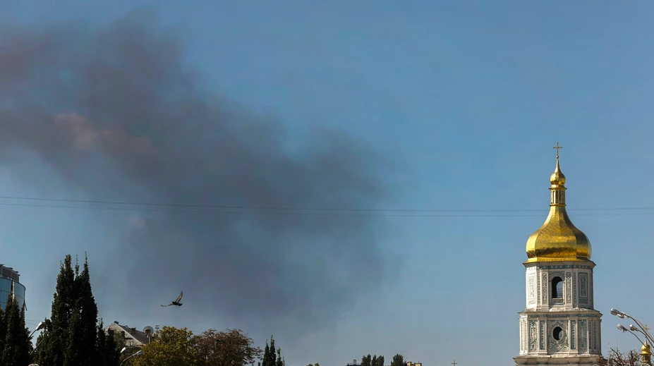 VIDEO: Rusi udreli na Kyjev za bieleho dňa. Samovražedný dron zasiahol kanceláriu šéfa tajnej služby SBU
