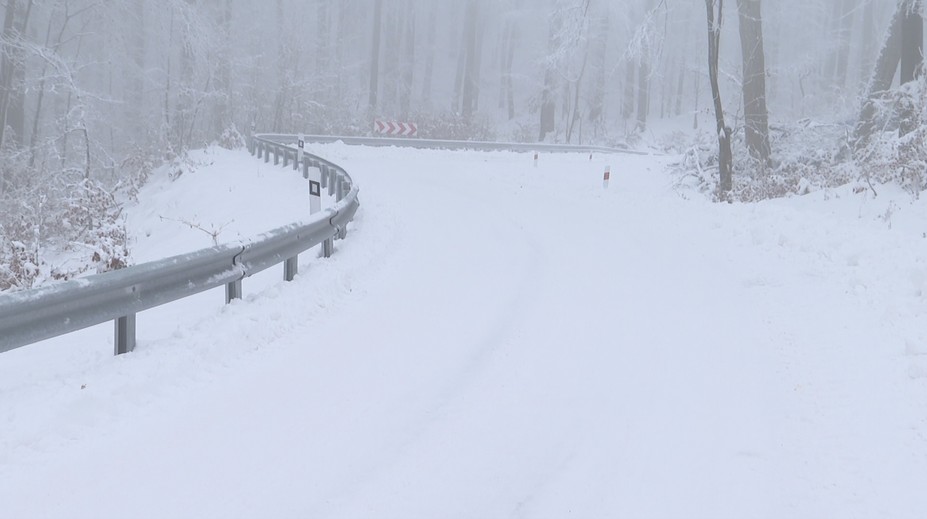 Po 50-kilometrovej obchádzke ďalší problém. Obyvatelia Banského jazdia cez neudržiavaný horský priechod