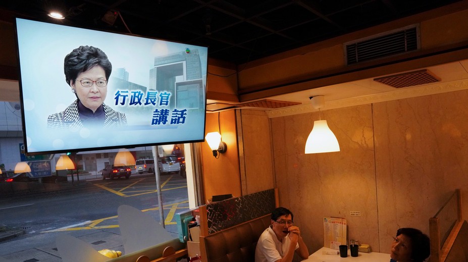 Sporný zákon, pre ktorý protestoval celý Hongkong, správkyňa mesta stiahla