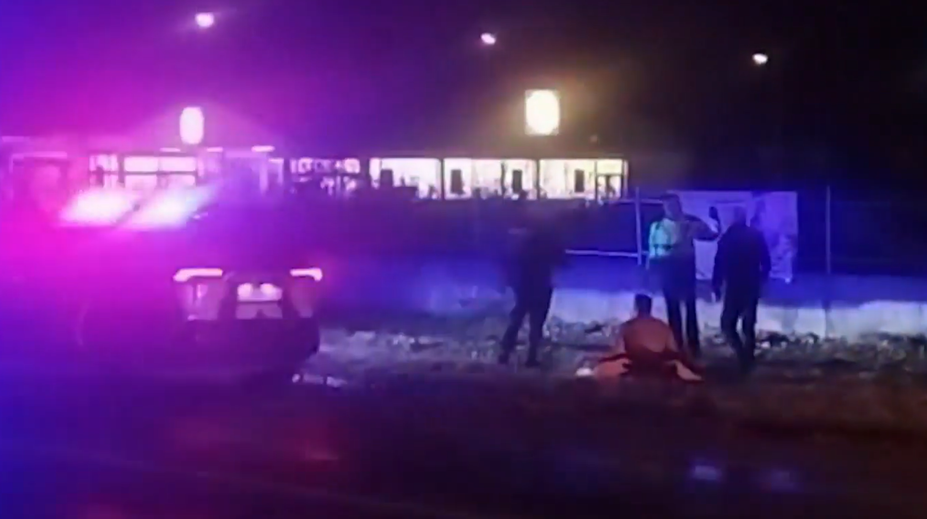 Kadiaľ prešiel, tam demoloval. V Šahách narobil poriadny rozruch zrejme opitý alebo nadrogovaný poľský kamionista