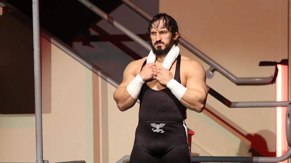 Deň predtým ešte zápasil. Vo veku len 40 rokov nečakane zomrela hviezda wrestlingu