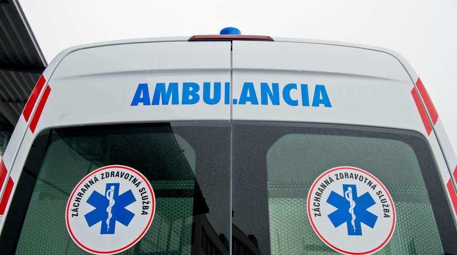 Vážna nehoda na západe Slovenska. D1 v smere z Považskej Bystrice do Bratislavy uzavretá