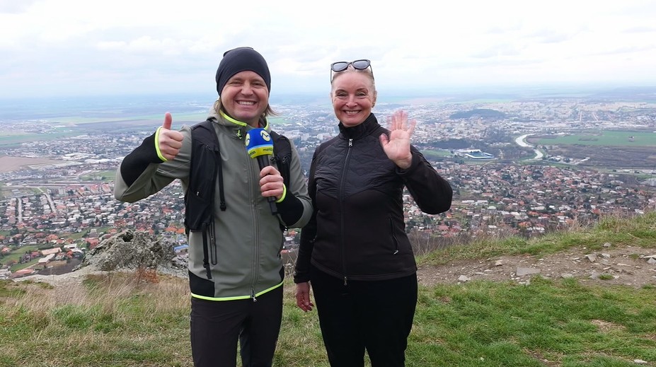 Je prvou dámou divadla Andreja Bagara v Nitre. Ján Tribula vzal na Zobor herečku Evu Pavlíkovú