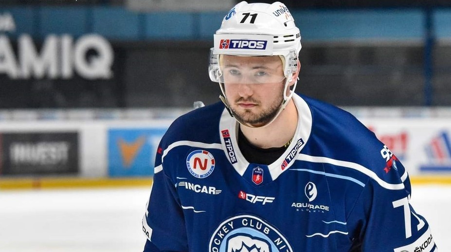 Zmluvu s tímom NHL podpísal na pumpe. Po mnohých reštartoch kariéry bojuje niekdajší talent o MS