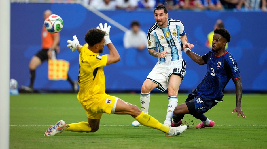 Messi civel. Kapverdy siahali na historickú senzáciu, majstrov sveta dohnali do predĺženia. Rozhodol až vlastný gól