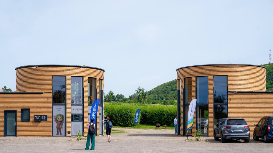 Na Zemplíne otvorili unikátne bludisko. Ľudí zaskočilo vstupné