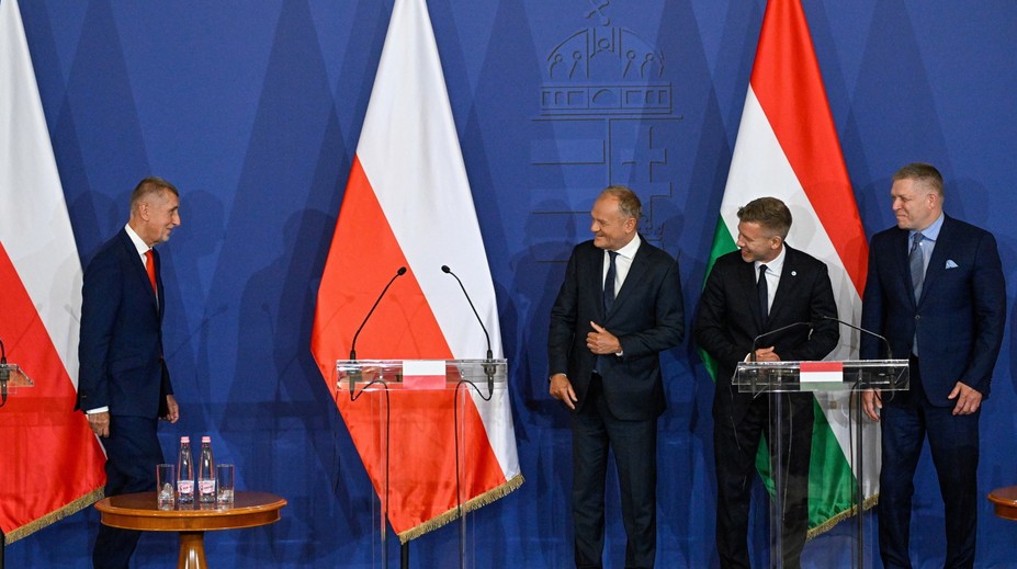 Fico na summite V4: Nebudeme nastoľovať témy, ktoré nás rozdeľujú