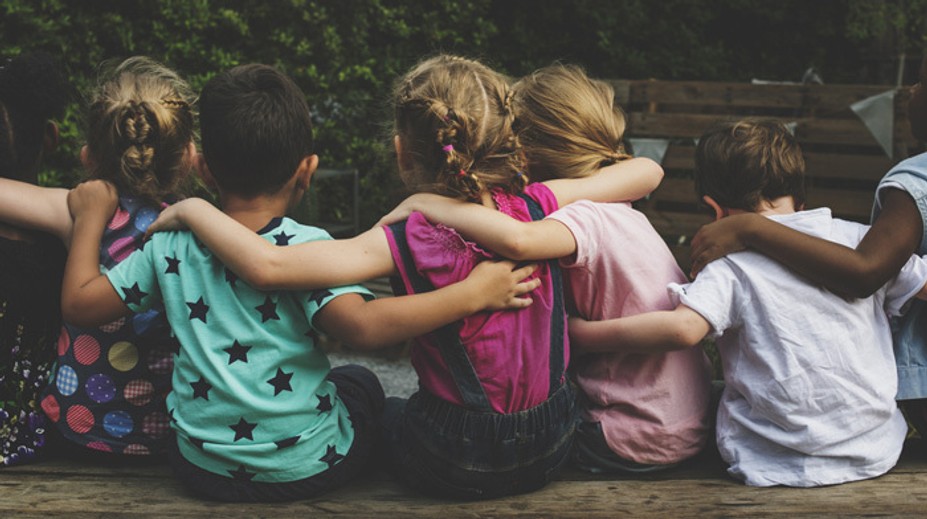 Varovanie Svetovej zdravotníckej organizácie: Toto by deti do dvoch rokov vôbec nemali robiť