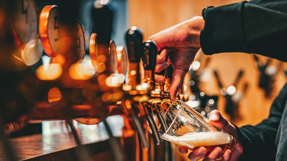 Trik proti rannej opici: Japonci predstavili revolučný pohár na pivo