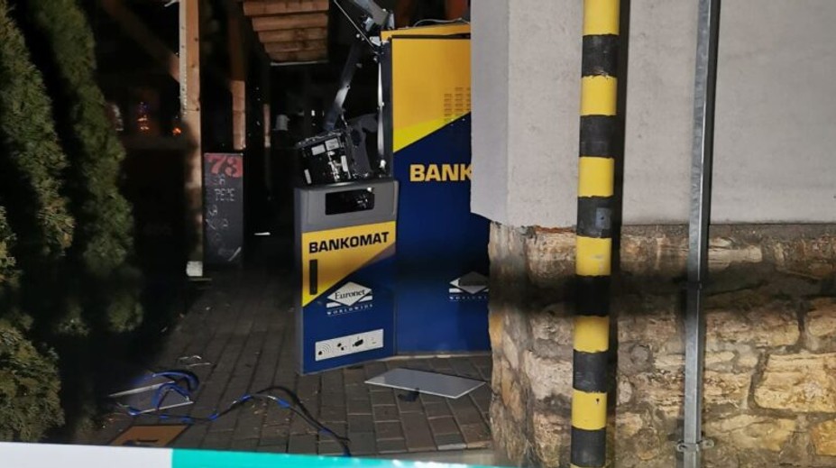 V Bešeňovej vybuchol bankomat. Prípad vyšetruje polícia