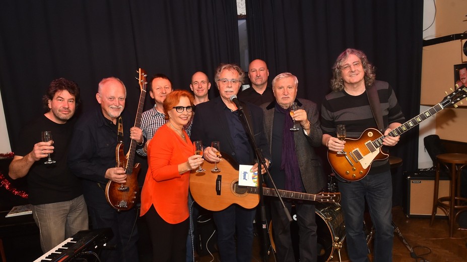 Prúdy vydávajú historicky prvé výberové CD. Pokrstila ho Kamila Magálová!