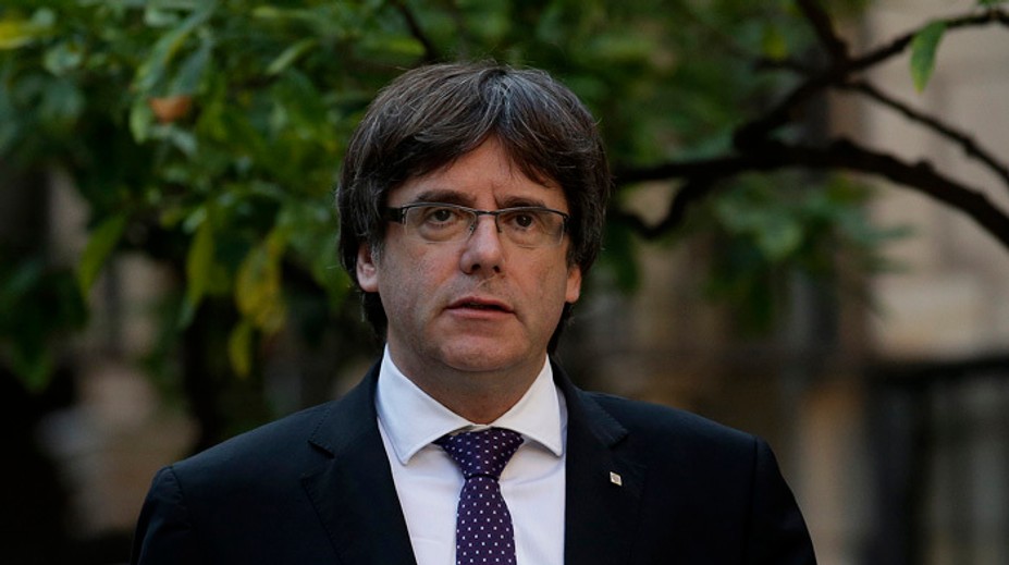 Bude mať Katalánsko exilovú vládu? Starostovia stoja za zosadeným premiérom