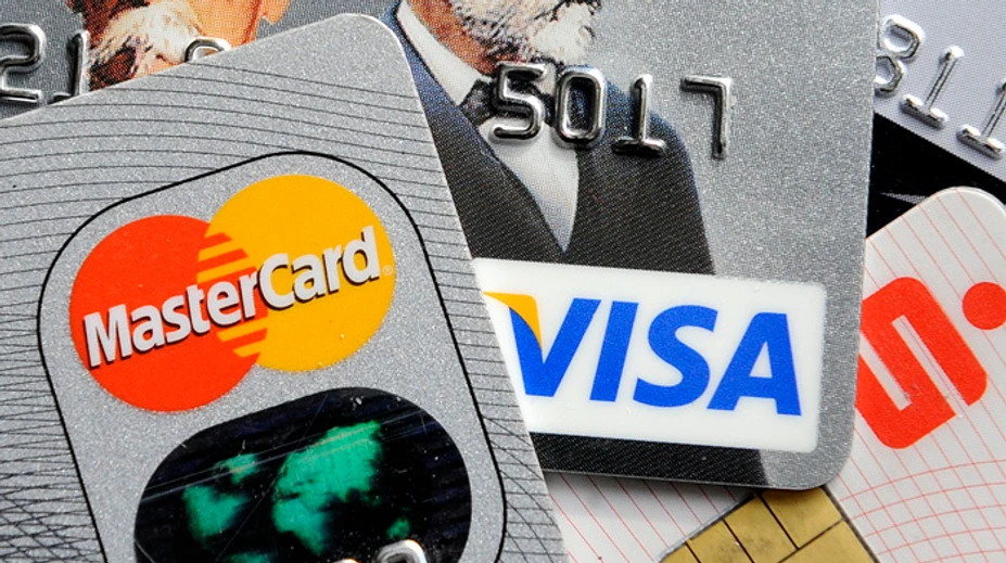 Visa oznámila, že činnosť platobných kariet sa "vrátila takmer do normálu"