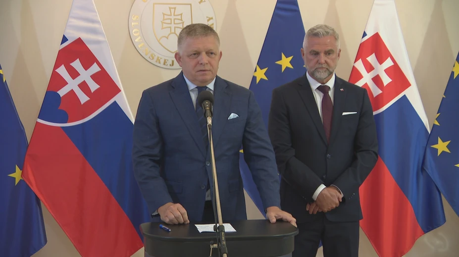 Robert Fico v kauze MOM-ky ponúka policajtom pomoc. Ich šéfka má pre premiéra odkaz