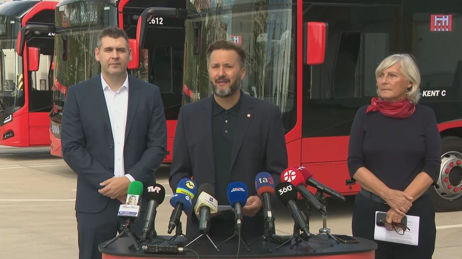 Nové autobusy, ekologickejšia doprava. Bratislavský Dopravný podnik pokračuje v masívnej obnove vozového parku