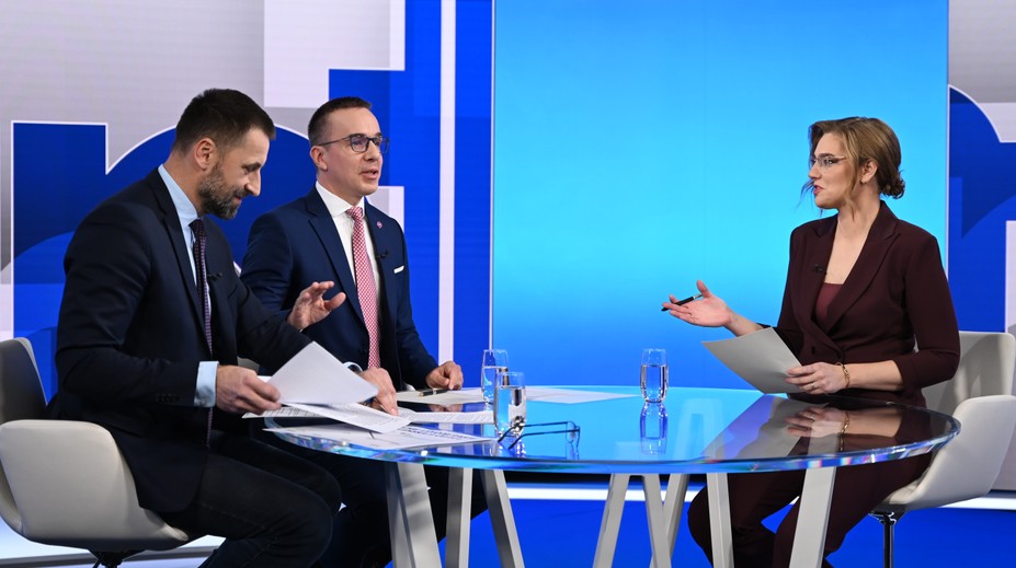 Viete povedať tri rozdiely medzi Hlasom a Smerom? Opýtal sa divák ministra Erika Tomáša