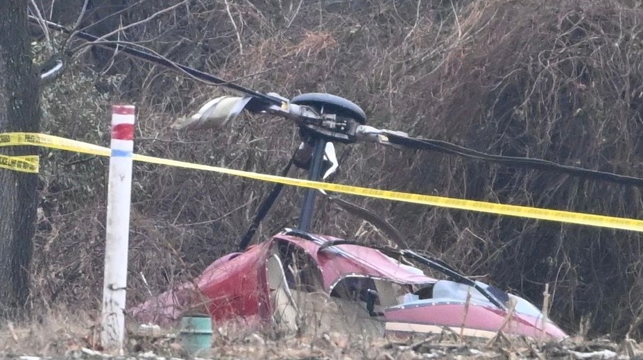 VIDEO: Tragická zrážka vrtuľníkov priamo nad letiskom. Jeden pilot bol na mieste mŕtvy, druhý bojuje o život